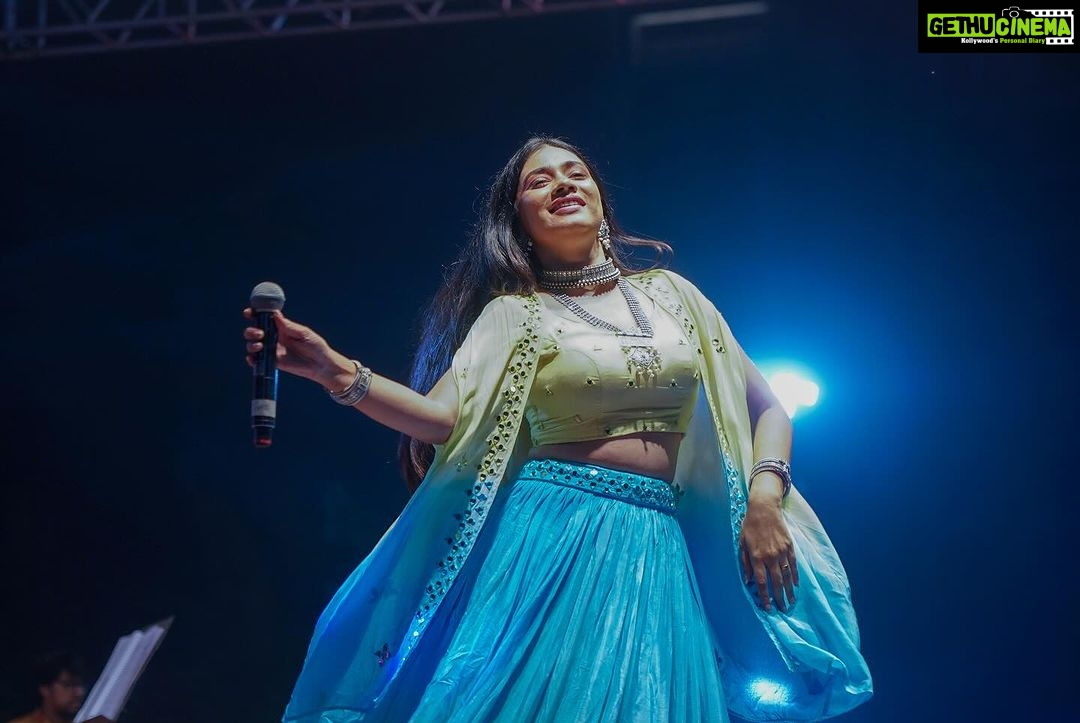 Dimple Biscuitwala Instagram - DAY 5 ❤️🔥❤️🔥 @navami_rassleela @reel_to_real_events_india . Wearing @riyasharedalal.label Captured by @_hb.photography__ Styled by @style_by_mita Jewellery by @the_beta_girl Hair @headshotsalons Makeup by @saramakeupofficial