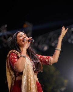 Dimple Biscuitwala Instagram - ❤️elegance ✨DAY 4
#navratri2023 
.
Wearing @aasvi_by_sheetalchandel 
HMUA @saramakeupofficial 
Styled by @style_by_mita 
Captured by @_hb.photography__ 
Jewellery by @the_beta_girl