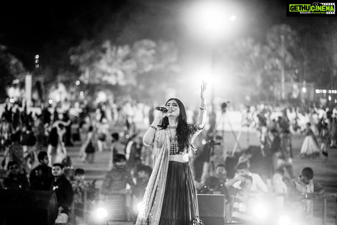 Dimple Biscuitwala Instagram - Day -4 β€οΈβπ₯β€οΈβπ₯β€οΈβπ₯ @dholido_garba #navratri2023 #dimplebiscuitwalalive . Wearing @aasvi_by_sheetalchandel HMUA @saramakeupofficial Captured by @_hb.photography__ Jewellery by @the_beta_girl Styled by @style_by_mita