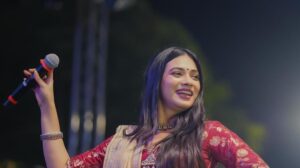 Dimple Biscuitwala Instagram - DAY 4 couldn’t be better than this❤️‍🔥❤️‍🔥
@dholido_garba #navratri2023 #dimplebiscuitwalalive
.
Shot by @_hb.photography__ 
Wearing @aasvi_by_sheetalchandel 
MUAH @saramakeupofficial 
Jewellery by @the_beta_girl 
Styled by @style_by_mita