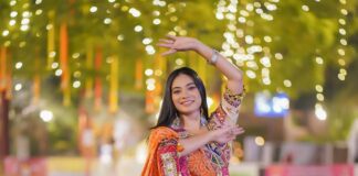 Dimple Biscuitwala Instagram - Day 3 #navratri2023 #dimplebiscuitwalalive 🧡💚 . Wearing @vastra_by_ps Shot by @_hb.photography__ Styled by @style_by_mita Jewellery by @the_beta_girl HMUA @saramakeupofficial