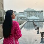 Dimple Biscuitwala Instagram – Hello PinkCity🌸
.
#getaway #holidayvibes #dimplebiscuitwala #jaipur Fairmont, Jaipur