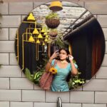 Dimple Biscuitwala Instagram - Sunflowers 🌻 to Sunset 🫶🏻 . #goadairies #beachvibes #sunsetlover #holidayvibes #aesthetics #dimplebiscuitwala Goa