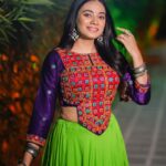 Dimple Biscuitwala Instagram - Sharad poonam🌕 #navratri2023 . Wearing @label.jagruti Captured by @_hb.photography__ Hair and makeup by @headshotsalons