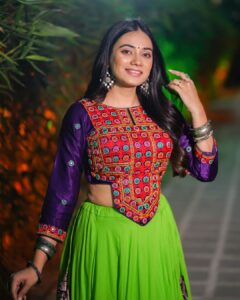 Dimple Biscuitwala Instagram - Sharad poonam🌕 #navratri2023 . Wearing @label.jagruti Captured by @_hb.photography__ Hair and makeup by @headshotsalons