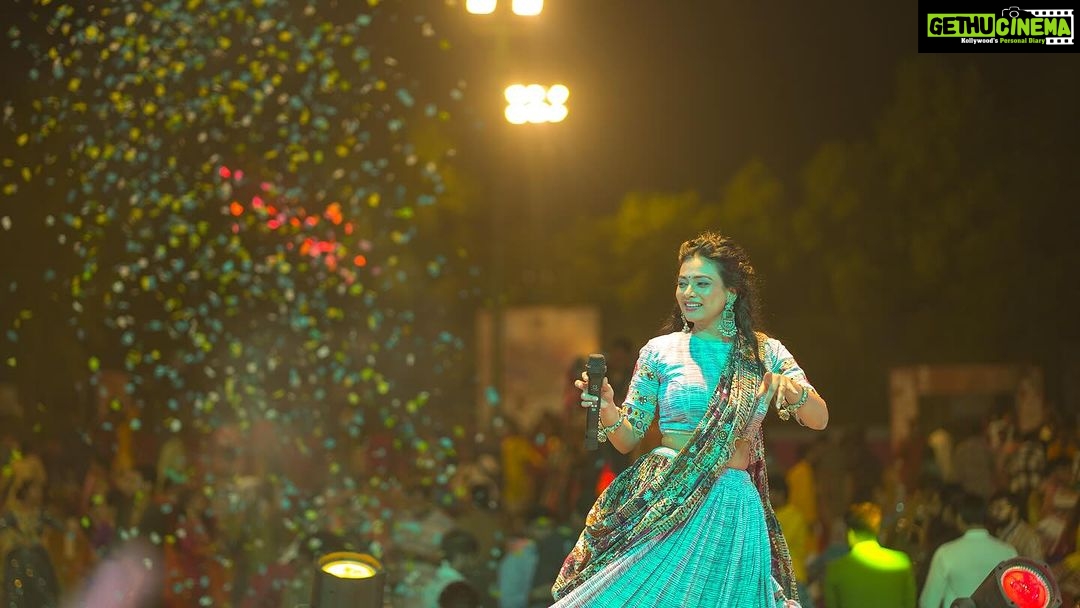 Dimple Biscuitwala Instagram - Dussehra 💥✨ . Wearing @aarohan_experience Jewellery by @the_beta_girl MUAH @saramakeupofficial Captured by @_hb.photography__ Styled by @style_by_mita