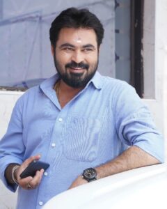 Dinesh Gopalsamy Instagram - புன்னகையை சுமப்பது மனிதனுக்கே உரித்தானது...😊🙌
Keep Smiling 😊👍
