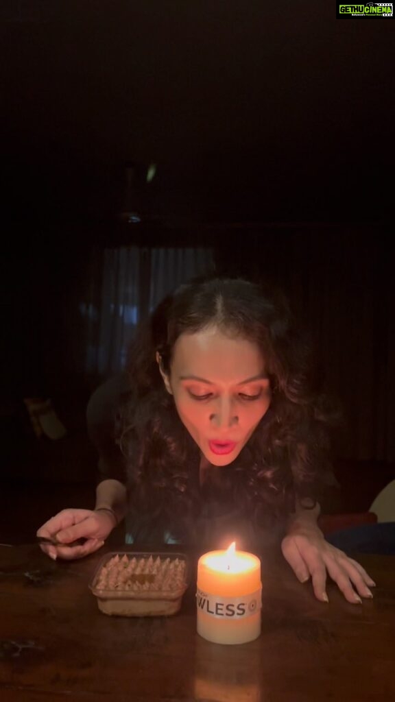 Dipannita Sharma Instagram - A little ASL ‘birthday’ practice ! Ok so as mentioned above , ‘my’ should be a flat hand against the chest . But in ASL so much is also about the context . For ‘my birthday’ it should have been flat hand on the chest , the sign I did is for ‘me’ which sits correctly in the second half of the video . Also 2 different signs for birthday ! Both are correct & I think the 2nd one is quite literal haha… here’s to getting the me,my, mine right the next time ❤ :) until then #happybirthdaytome #asl #signlanguage #november2nd