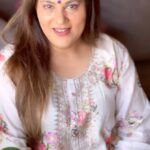 Dipika Chikhlia Instagram - Hello ….look back only to introspect …..life is beautiful enjoy all its twist and turns it always had to fall in place . #instagood #photography #photooftheday #instagram #picoftheday #fashion #beautiful #instadaily #mumbai #style #photo #happy #explore #reelitfeelit #reelofinstagram #reels #fashionreel #moodyreel #mumbaiinstagram #instagramreel #instareel#dipikachikhliatopiwala #Trendingreels #viral #Viralvideo #dipikachikhlia #dctmovies #dhartiputranandani