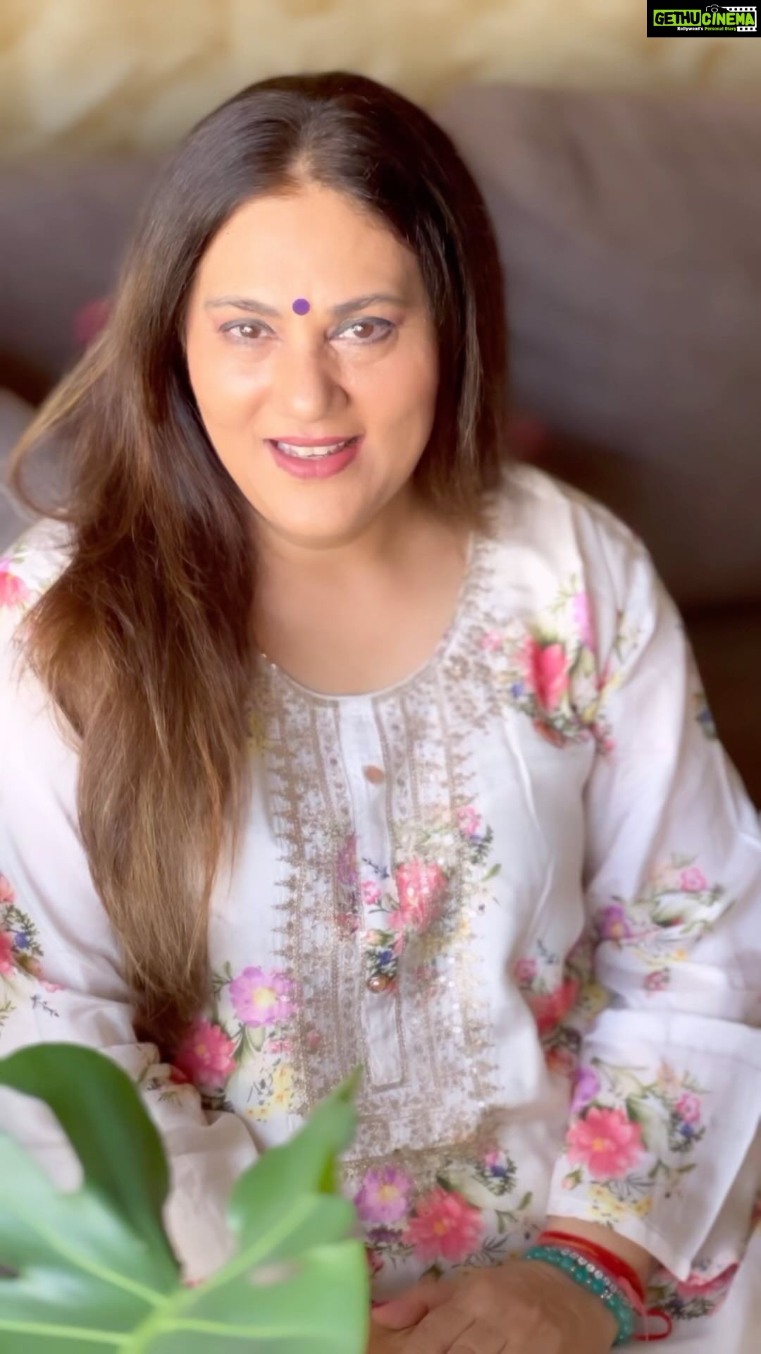 Dipika Chikhlia Instagram - Hello ….look back only to introspect …..life is beautiful enjoy all its twist and turns it always had to fall in place . #instagood #photography #photooftheday #instagram #picoftheday #fashion #beautiful #instadaily #mumbai #style #photo #happy #explore #reelitfeelit #reelofinstagram #reels #fashionreel #moodyreel #mumbaiinstagram #instagramreel #instareel#dipikachikhliatopiwala #Trendingreels #viral #Viralvideo #dipikachikhlia #dctmovies #dhartiputranandani