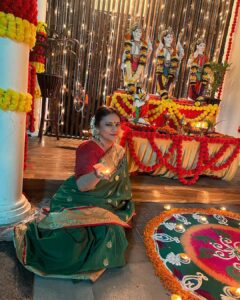 Dipika Chikhlia Instagram - Happiest diwali wishes to all 🎉💫🎊🎶🥰 May you all shine in success and happiness 

#instagood #photography #photooftheday #instagram #picoftheday #fashion #beautiful #instadaily #mumbai #style #photo #happy #explore #reelitfeelit #reelofinstagram #reels #fashionreel #moodyreel #mumbaiinstagram #instagramreel #instareel#dipikachikhliatopiwala
#Trendingreels  #viral 
#Viralvideo #dipikachikhlia #dctmovies #dhartiputranandani