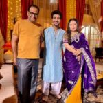 Dipika Chikhlia Instagram - धारावाहिक नंदनी ने 50 वे पड़ाव को पूरा किया हैं कुछ नए कलाकार भी आए सिलसिला चालू हैं देखते रहिए धरती पुत्र नंदनी सिर्फ Nazara TV पर रात साढ़े आठ बजे सोम से शुक्रवार .. इस पड़ाव में @dipikachikhliatopiwala में आपका मार्गदर्शन हमेशा प्रेरित करता रहा हैं धन्यवाद मौका और सहयोग देने के लिए.. #tv #show #drama #story