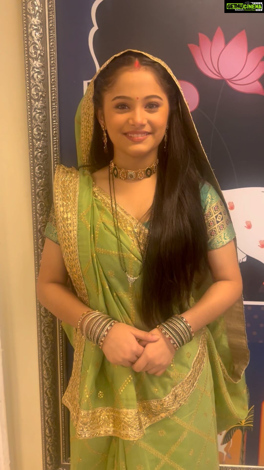 Dipika Chikhlia Instagram - A very happy diwali from us to you all 🎉🪔🎊💫 #instagood #photography #photooftheday #instagram #picoftheday #fashion #beautiful #instadaily #mumbai #style #photo #happy #explore #reelitfeelit #reelofinstagram #reels #fashionreel #moodyreel #mumbaiinstagram #instagramreel #instareel#dipikachikhliatopiwala #Trendingreels #viral #Viralvideo #dipikachikhlia #dctmovies #dhartiputranandani🪔🎶🎊💕