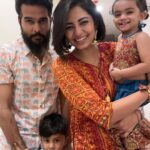 Disha Madan Instagram - Happy Deepavali from us to you 🪔✨ Hope you’ve had a wonderful festival ♥️ Swipe to see Avira creating art on my face with kumkuma. 😂