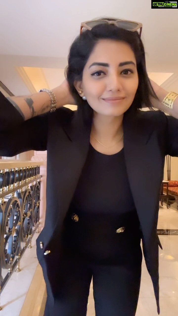 Disha Madan Instagram - 🖤 what’s your favourite colour? I’m clearly feeling all black today 😉