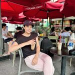 Disha Pandey Instagram - PHIN SỮA ĐÁ #PHINSỮAĐÁ👍🏻 #Forcoffeeloverswhoareplaningtovisitvietnam🇻🇳 Highland Coffee Tân Sơn Nhất