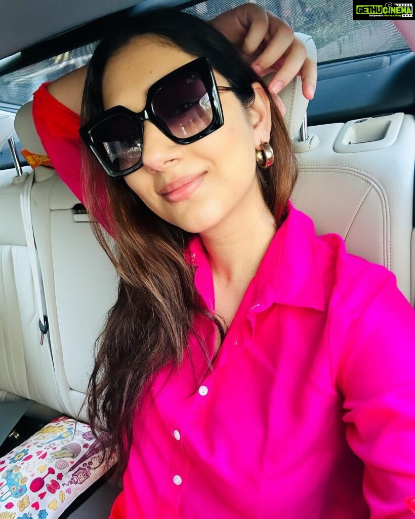 Disha Parmar Instagram - Finally out of the burp clothes & spit ups .. Dressed in better clothes for a 15 minutes appointment with my Gyneac 🥲🤣 #MomLifeIGuess