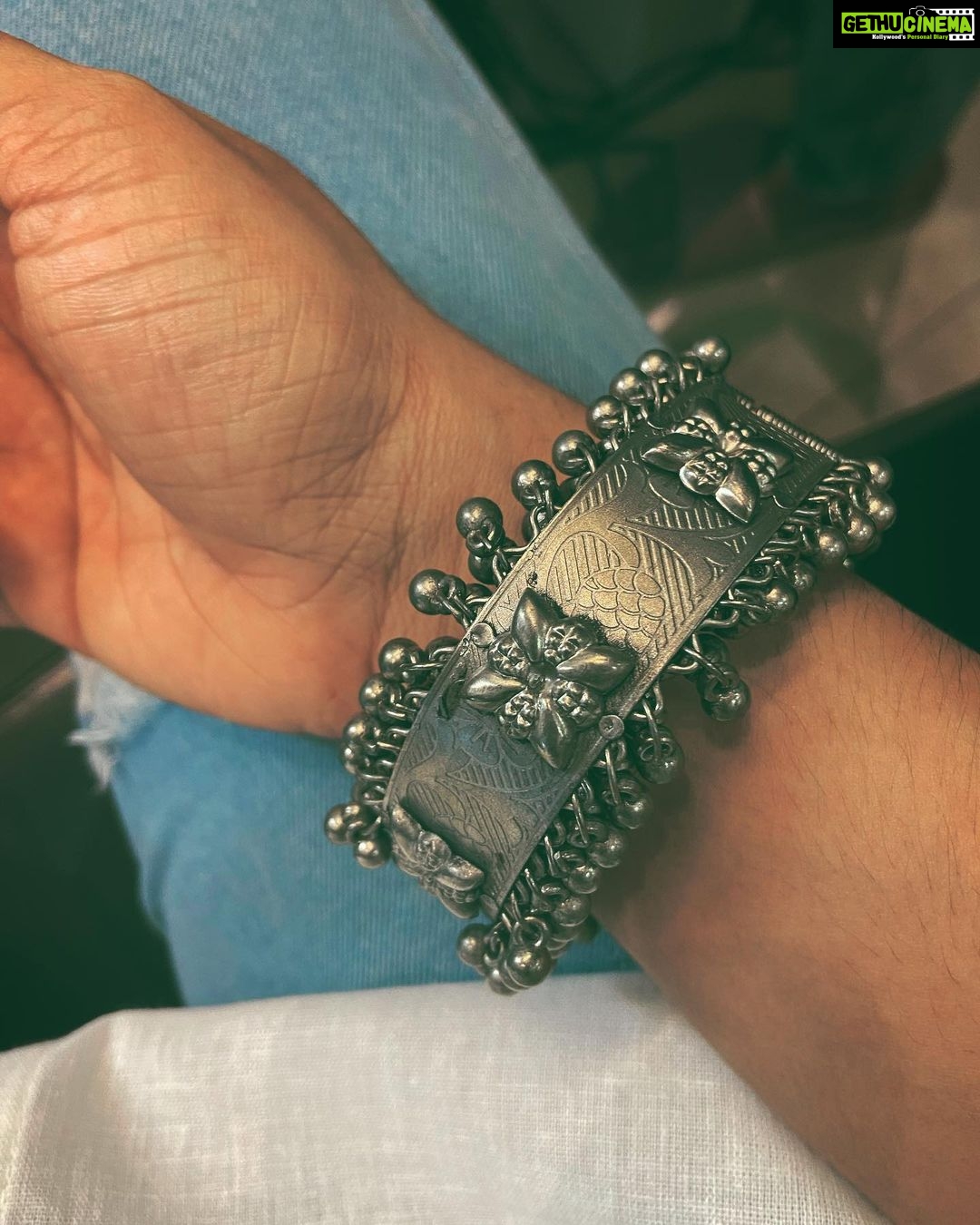 Divya Prabha Instagram - For a few days, deep within your heart .. speak in hints in the pastures of Love .. no one should hear , no one should know ! For a few days, deep within your heart 🌺
