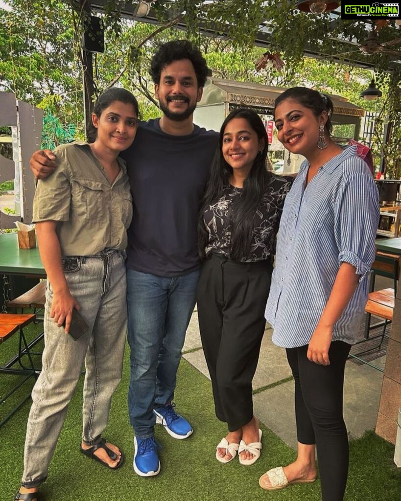 Divya Prabha Instagram - With Some Pretty Cool People ❤ 📸 @dominic_arun @santhybee @leo_lishoy #jitinputhenchery Kochi, India