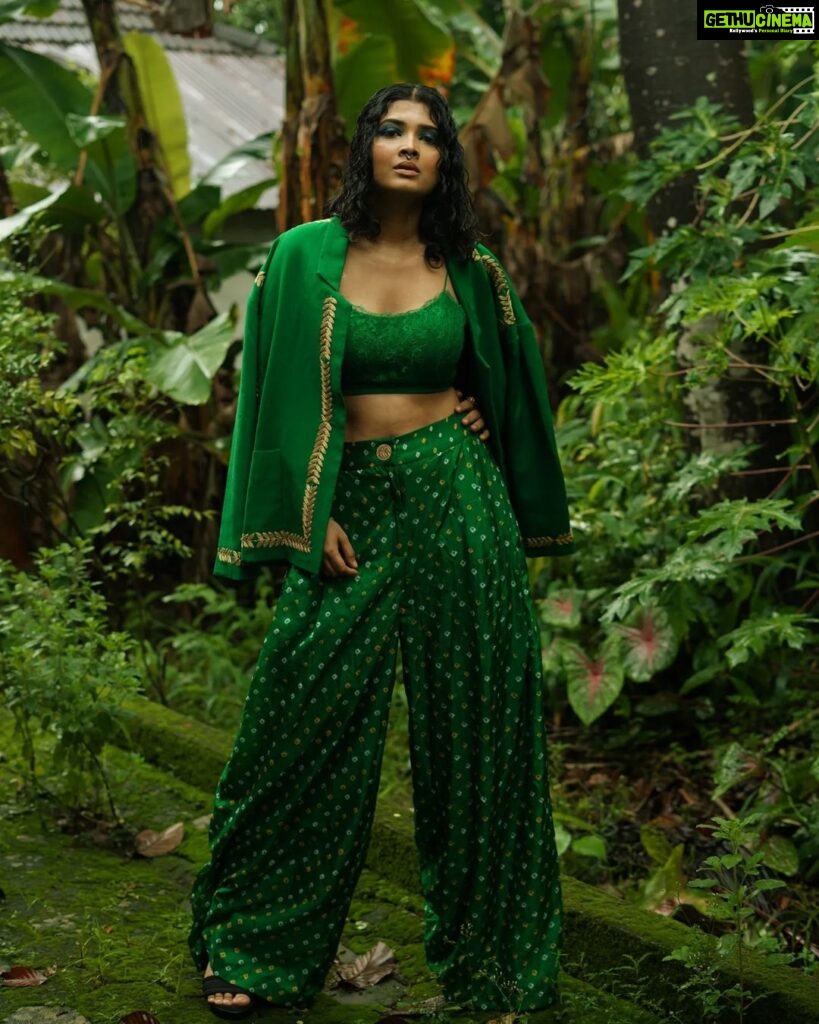 Divya Prabha Instagram - संस्कारी . @divya_prabha__ looks stunning in our green jacket set. The jacket is highlighted with embroidery with a beautiful lace crop top and bandhini trousers . Photographed :@jaisonmadany Videography: @abishek_ps Styled by: @sandra_resmi MUA: @anusha__anoop Wearing:@saltstudio . #greenbandhani #green #greenjacket #greenbandhiniset #handembroidery #jackets ethnic #lacecrop #croptop #elegantattire #aesthetic #elegance #divyaprabha #saltstudio #bestboutiqueinkochi