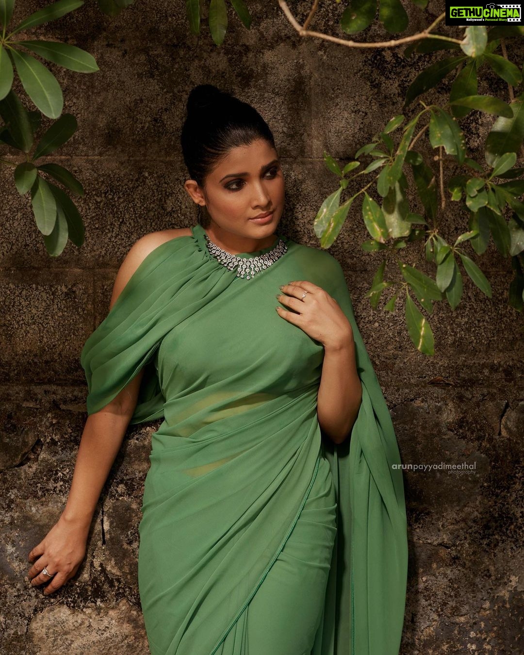 Divya Prabha Instagram - Styling for @divya_prabha__ ✨ @manoramaweekly Photography : @arun_payyadimeethal Styling : @amritha_lakshmi___ @styledby_al_ Mua : @sreegeshvasan_makeupartist Costume : @damanz.designs Jewellery : @anokhi_priyakishore Camera asst : @rahul_.thuvassery_ #styledbyal #styling#fashion#model#actress#insta#instagram#shoot#fashionshooot#photo#photooftheday#viralshoot#trendingshoot#styledbyal#stylingtips#celebritystylist#stylist#ootd#trendingpicture#trendingpost#viralpicture#traditional#modernlook#sareeelook#hotlook#malayalammagazine#magazinecover#coverpicture