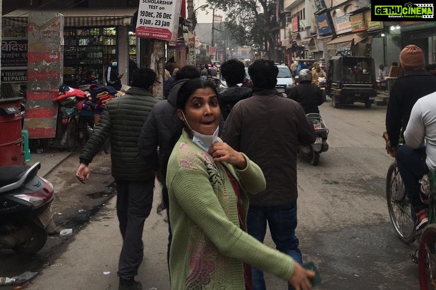 Divya Prabha Instagram - Sharing some random pictures from our movie Ariyippu (declaration) ! @netflix_in @kunchacks @maheshnarayan_official @sanujohnvarughese @shebinbacker #streamingonnetflix #maheshnarayananfilm Faridabad,india