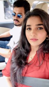 Divya Uruduga Instagram - Heegondu varadi Edhu release date announce Maduva saradi ✌️

💛🖤

#divyauruduga #divyau #du #D #arviyans #arviya