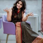 Divya Uruduga Instagram – 💃 My heart is full♥️🤗

One million prettyyyyy Hearts💕💃

Stronger Happier prettier!! 🤌🏻🌷

I just want to say, You people are piece of my Heart 🤗♥️

Only love to you’ll 😘

💛🖤

📸 : @pkstudiophotography 

#divyauruduga #divyau #du #D #arviyans #arviya