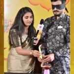 Divya Uruduga Instagram – ದಿವ್ಯ ಹೇಳಿದ ದಾರಿಯಲ್ಲೇ ಸಾಗಿ ಪ್ರೀತಿಯ ದೀಪ ಬೆಳಗಿಸಿದ ಅರವಿಂದ್!

“ದೀಪಾವಳಿ ನಗೆ ಉತ್ಸವ” ಇದೇ ಭಾನುವಾರ ರಾತ್ರಿ 7 ಗಂಟೆಗೆ.
#DeepawaliNageUtsavsa #StarSuvarna #Deepawali #DivyaUruduga #AravindKP #Arviya