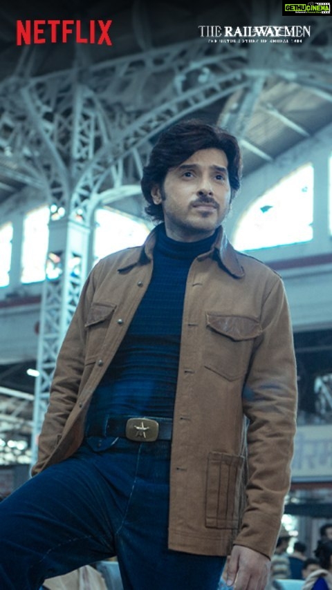 Divyenndu Instagram - Visuals on the screen can be deceptive. Balwant Yadav is more than what he appears to be. #TheRailwayMen - a four episode series releasing on November 18, only on Netflix! #TheRailwayMenOnNetflix @divyenndu @actormaddy @kaykaymenon02 @babil.i.k @hindujasunny @iamjuhichawla @dibyenduofficial @mandirabedi #RaghubirYadav @shivrawail @aayush.03 @yogendramogre @yrf #YRFEntertainment
