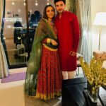 Divyenndu Instagram - Choose to Shine!!! ❤️ @astoryofonesown_ Happy Deepawali!!!! #FamilyHainAapLogHamari