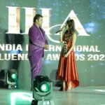 Donal Bisht Instagram - About last night 🌟💫Received an award for “Trendsetter of the year“ yet again this year !! I hope I’m able to set some good examples into the industry to follow a trend of !! I have received many awards but this award is special as I was receiving it in front of mumma !! Happy to have her with me in Mumbai and able to show her a lill bit of our life 😇❤️ Mumbai - मुंबई