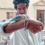 Dulquer Salmaan Instagram – Bird Man !

#parava Noto