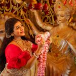 Durga Krishna Instagram - जय माता दी. त्योहार शुरू होने दीजिए ! 🪔 Makeup and Concept: @vikas.vks.makeupartist Decor & production : @scenario_wedding_planner Props rentals : @festoon_props Jewellery : @kalyanjewellers_official Hair : @nikhil_vks Pic : @seny_p_arukattu Production : @vksbeautylounge Styling : @imjoboyaugustine Dop : @dop_sz__ @rahul_raj_ar90 Edit : @midhunshankarprasad Costume : @shreyasboutique2016
