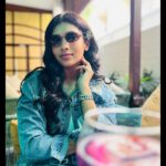 Dushara Vijayan Instagram - #bloodysweet @malavikaselvam @jothish__s @kiranhein