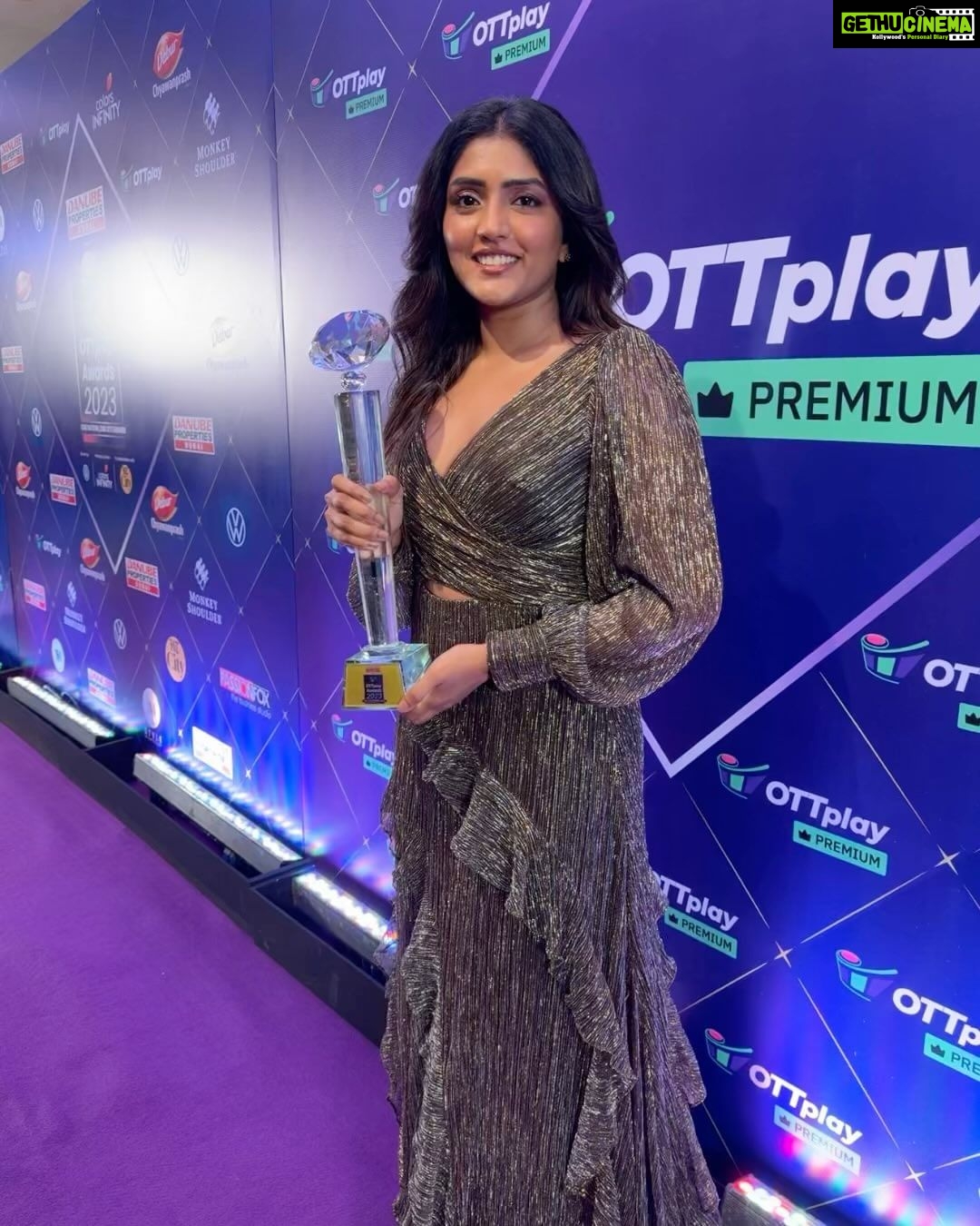 Eesha Rebba Instagram - Kudos to the team #DAYAA and Congratulations to @sadinenipavan ❤️and Jd Chakravathy sir ❤️ I feel honoured to be a part of an amazing journey. Big thanks to @sadinenipavan @disneyplushstel @svfsocial @ottplayapp @htcity #Dayaa #OTTplayAwards