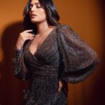 Eesha Rebba Instagram - Miss me?🤎✨ Hair and Makeup by: @shreyakiritmakeupandhair Photography by : @ashish_ojha_photography
