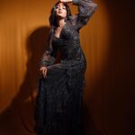 Eesha Rebba Instagram - Miss me?🤎✨ Hair and Makeup by: @shreyakiritmakeupandhair Photography by : @ashish_ojha_photography