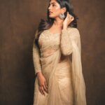 Eesha Rebba Instagram - ✨✨ Styling - @rashmi_angara with @thumu_bhavana Outfit - @pranathikatikareddy.official Jewellery - @mangatraijewels Shot by - @_anupphotography Makeup - @venkateshparam Hair - Raju