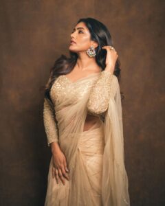 Eesha Rebba Instagram - ✨✨

Styling - @rashmi_angara with @thumu_bhavana 
Outfit - @pranathikatikareddy.official 
Jewellery - @mangatraijewels
Shot by - @_anupphotography
Makeup - @venkateshparam 
Hair - Raju