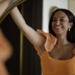 Elena Roxana Maria Fernandes Instagram - Mirror mirror on the wall. . . . . @monamunshi . #mirror #shoot #beauty #shootdiaries #glam #glow #beautiful #love #smile #happiness #ootd #outfitoftheday #makeup #pose