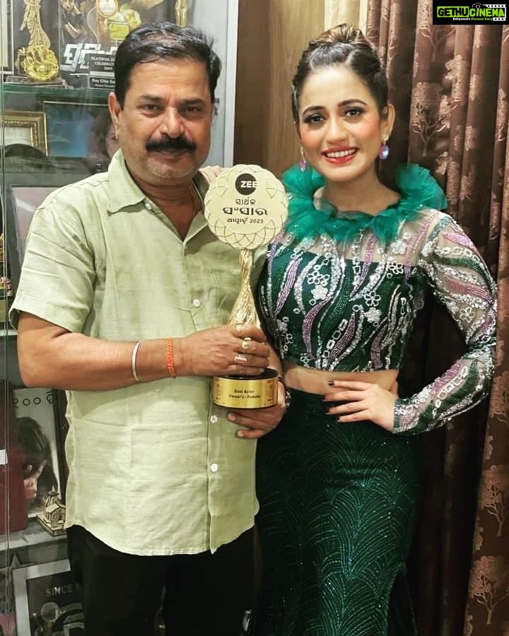 Elina Samantray Instagram - Congratulations my princess! Best actress for pratisodh👍