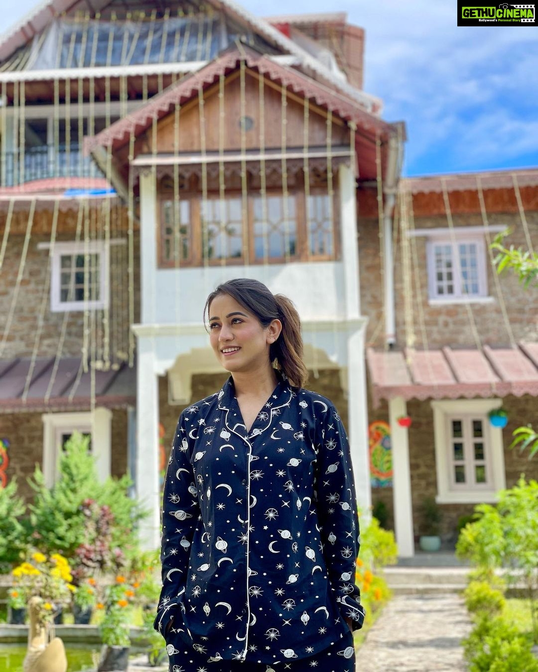 Elina Samantray Instagram - 🌻 Some Where Peaceful