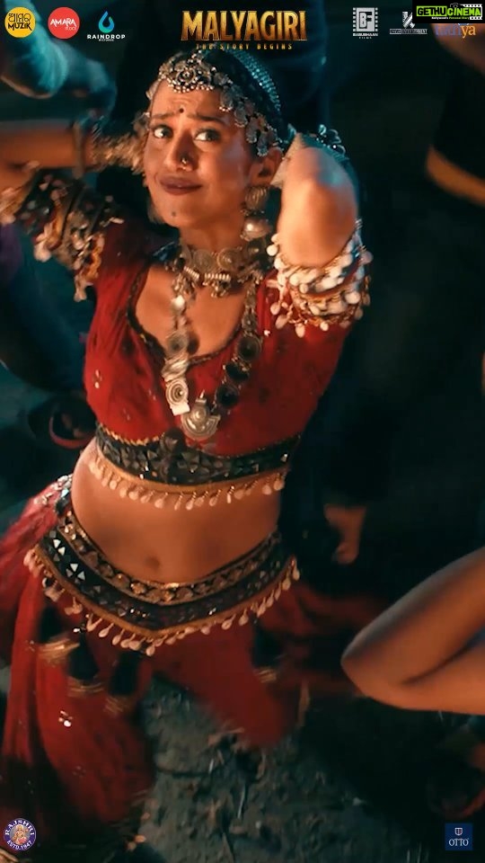 Elina Samantray Instagram - DHULIA JANDA @mohanty_babushaan @amlan0010 @sivani_sangita @suryamoyeemohapatra @aseema_panda @kuldeep_pattanaik @angulia_bunty_official @iamnirmalnayak @_gaurav_anand09 @somesh_music @nabajyotipanda @editpintu @prp_dir @rinku_rinu_jena_ @amaramuzik @raindroppicturesofficial @keevesentertainment @tathya_production_official @amara_studios @ottoclothingofficial #odiasong #odiamusic #odiareels #MalyagiriMovie #MalyagiriThisDussehra #DhuliaJanda #Malyagiri #AmaraMuzikOdia #AmaraMuzik