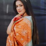Elina Samantray Instagram - “Radiant hues of tradition meet the richness of heritage this Diwali ! ✨ BigRayn’s naturally dyed Sambalpuri Silk adorned with intricate Manabasa Jhoti captures the essence of prosperity and elegance. 🌼 Embrace the auspicious glow of Diwali with the artistry of handwoven craftsmanship. 💫 Happy Diwali 🪔 Everyone ! Visit BigRayn.com or store at Janpath, Bhubaneswar Call/whatsapp +916372255010 #diwali #deepavali #SambalpuriSilkMagic #ManabasaJhotiDesigns #rayelinasamantaray #elinasamantaray #Bigraynofficials #splendoursofodishaweaves #odishahandloom #odishaweaves #odishaweave #odishaikat #handloom #odishahandlooms Bhubaneswar - Smart City