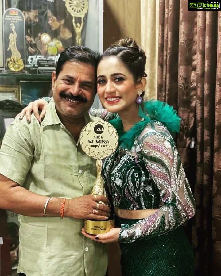 Elina Samantray Instagram - Congratulations my princess! Best actress for pratisodh👍
