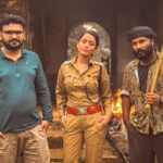 Elina Samantray Instagram - When the artist is getting directed by the director infront of the lens man!! Two of the most important people from the cinema "MALYAGIRI"