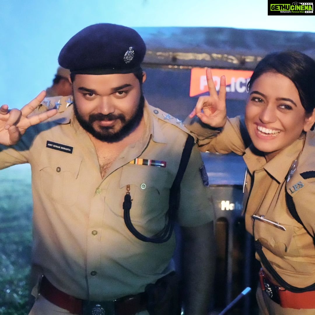 Elina Samantray Instagram - Presenting the twister cop's 👮♀️ Leading her side madam #Ips Devi Murmu. Let's see, Madam devi's power in #malyagiri2024 #malyagiri #yudha... #Malyagiri #malyagirimovie #babushaan #elina #rayelinasamantaray #babud @mohanty_babushaan @amlan0010 @sivani_sangita @suryamoyeemohapatra @rayelinasamantaray @raindroppicturesofficial @keevesentertainment @amaramuzik @tathya_production_official @niranjan_nayak_4040 @naveen60601 @rinku_rinu_jena_ @prp_dir @rudra_cinematographer @_gaurav_anand09 @editpintu @nabajyotipanda @sarojsen.rock @abhishektripathy1234 @biswanathpadhi @sambitjn_official @rinkuricky @somesh_music @i_abh1shek @amitnayak.8 Baripada, Mayurbhanj, Odisha