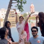 Elli AvrRam Instagram - When you are JUST looking like a WOW🤩🤌🏼 #justlookinglikeawow #instareels #trendingreels #debut #funtimes #elliavrram #yourstruly India