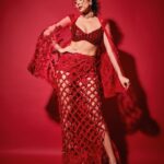Elnaaz Norouzi Instagram - The color of Love ❤️ @manishmalhotraworld @manishmalhotra05 @louboutinworld @_sheraani_ @nidhiagarwalmua @nasiransari_hair @harneshjoshi #diwali #manishmalhotra #red Mumbai, Maharashtra